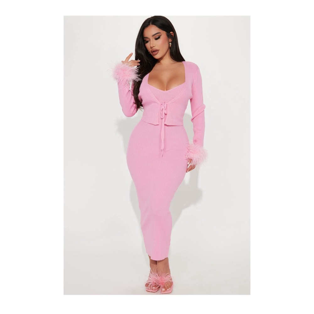 Pink dress w/ long sleeve cardigan 💕